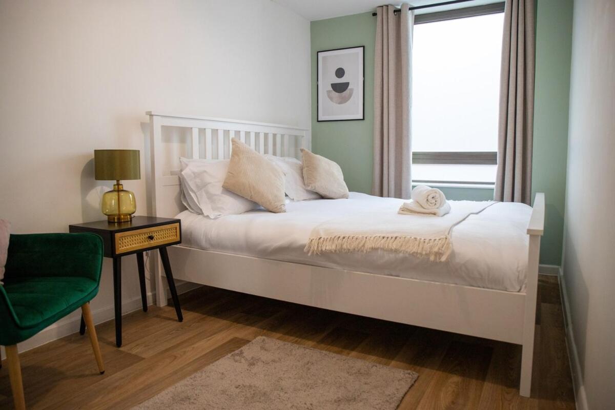 Modern 2-Bed Apartment In Leeds City Centre Exterior photo